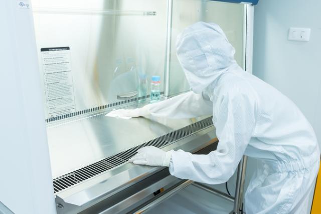Guide to Cleanroom Wipers