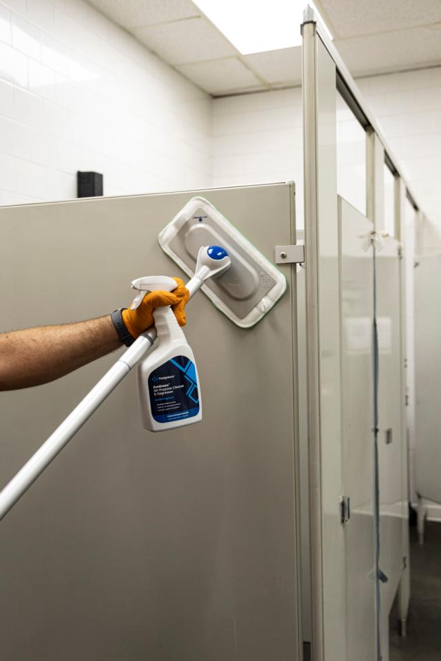 EvoGreen All Purpose Bathroom Cleaner and Degreaser